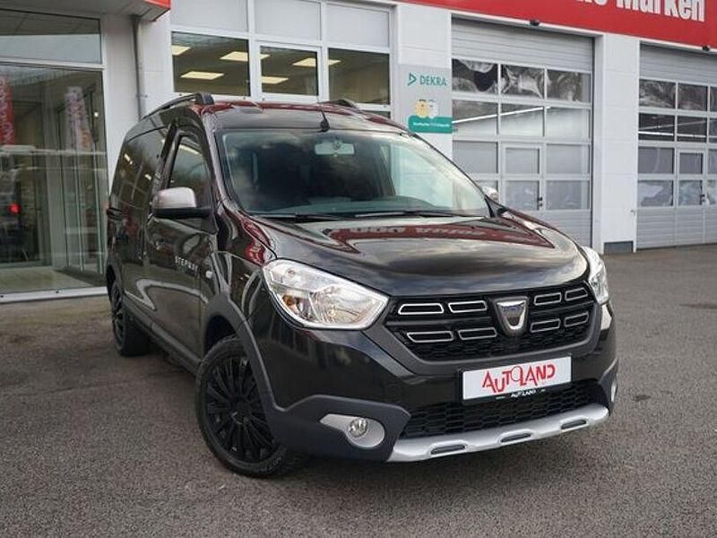Gebraucht Dacia Dokker Stepway 131 PS (96 kW) 2019 Perlmuttschwarz Van / Kleinbus