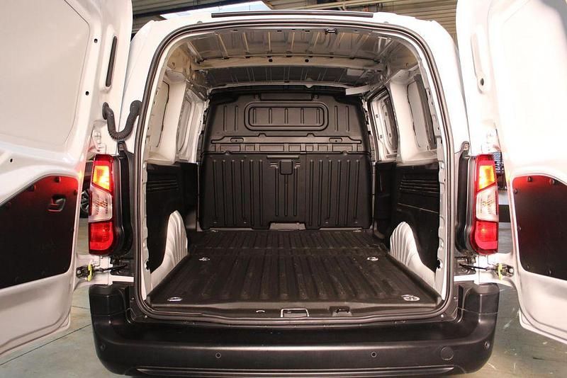 Gebraucht Peugeot E-Partner Premium 100 kW (136 PS) 2023 Weiß Van / Kleinbus