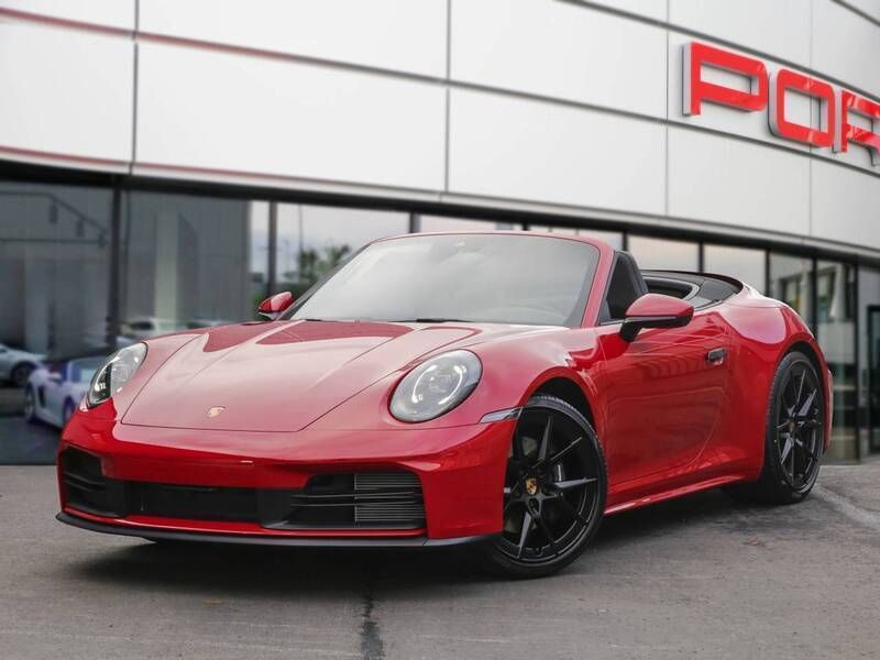 Karminrot Gebraucht 2025 Porsche 911 Carrera Cabrio | 157.500 € (Teuer) - Bild 1/4