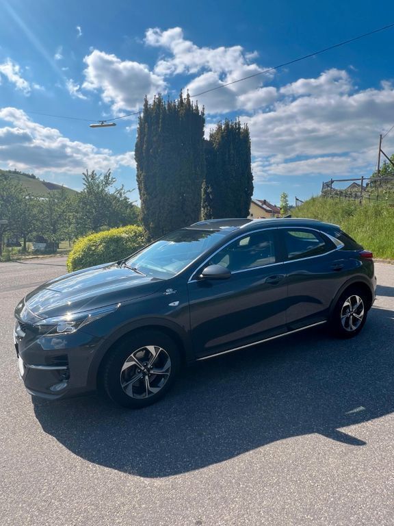 Grau Gebraucht 2020 Kia XCeed Vision SUV | 14.650 € (Guter Preis) - Bild 1/4
