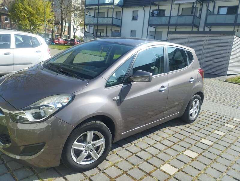 Silber Gebraucht 2014 Hyundai ix20 Classic Van / Kleinbus | 7.500 € (Fairer Preis) - Bild 1/4