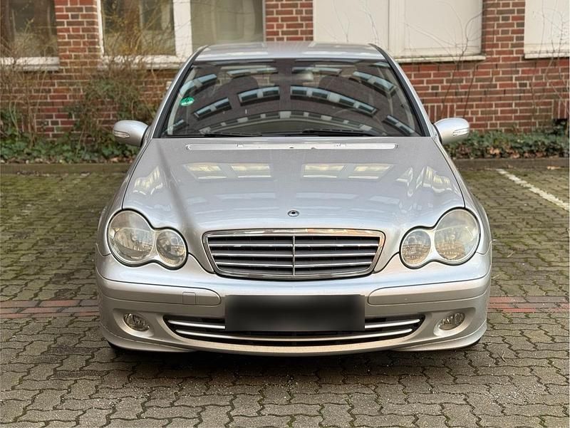 Gebraucht Mercedes C220 150 PS (110 kW) 2004 Silber Limousine