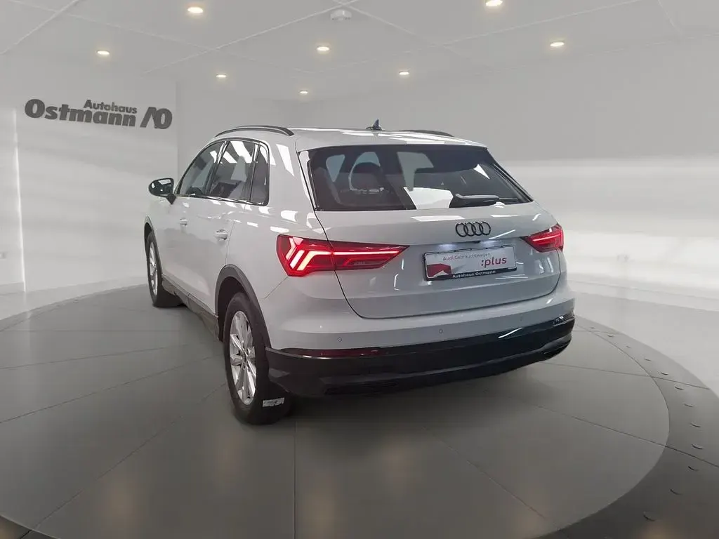 Gebraucht Audi Q3 S-Line 150 PS (110 kW) 2023 Gletscherweiß metallic SUV