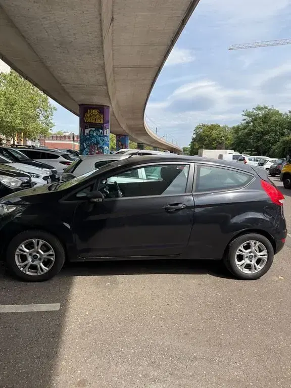 Gebraucht Ford Fiesta 60 PS (44 kW) 2009 Schwarz Limousine