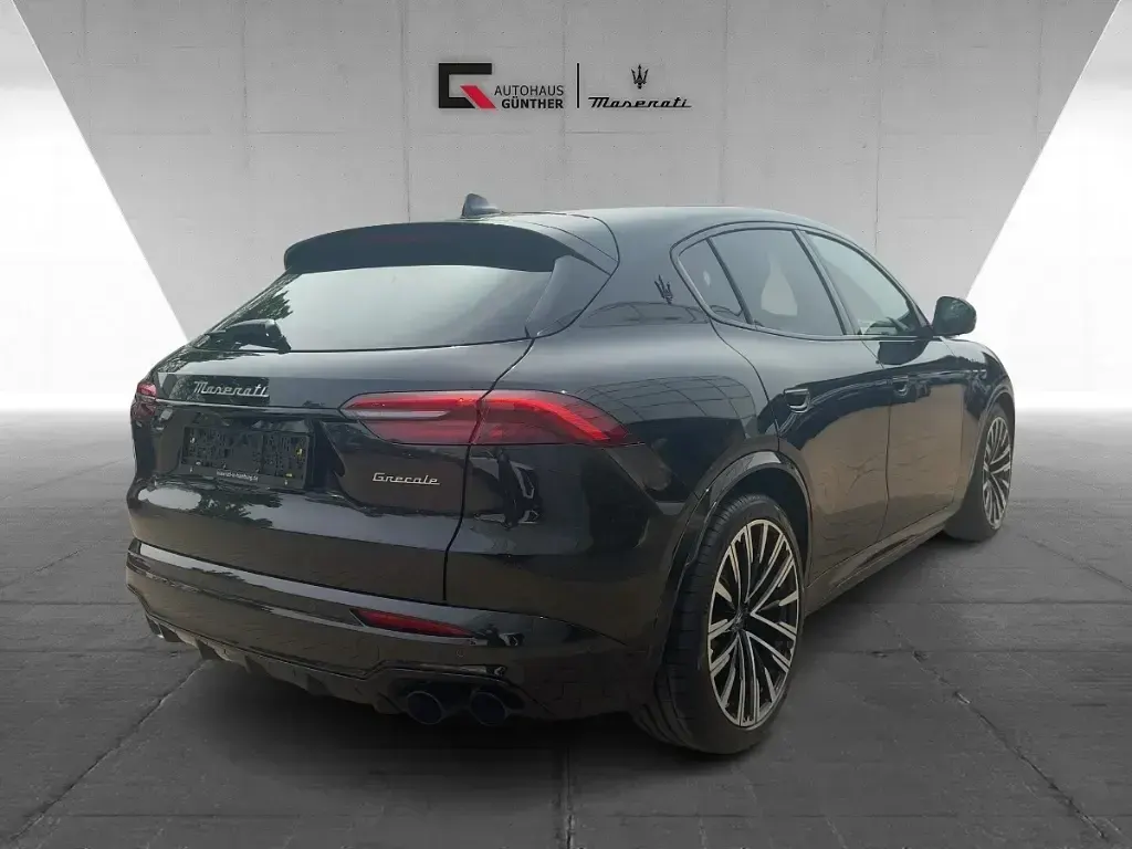 Neu Maserati Grecale 330 PS (242 kW) 2026 Schwarz SUV