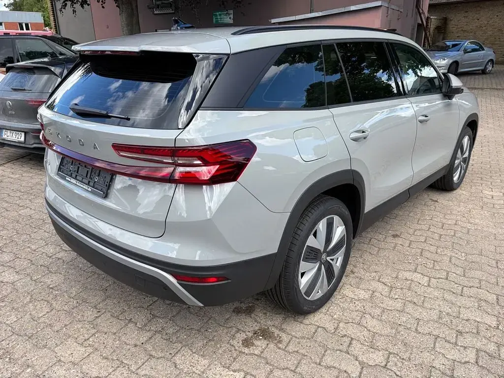 Neu Skoda Kodiaq Selection 150 PS (110 kW) 2025 Stahl grau SUV