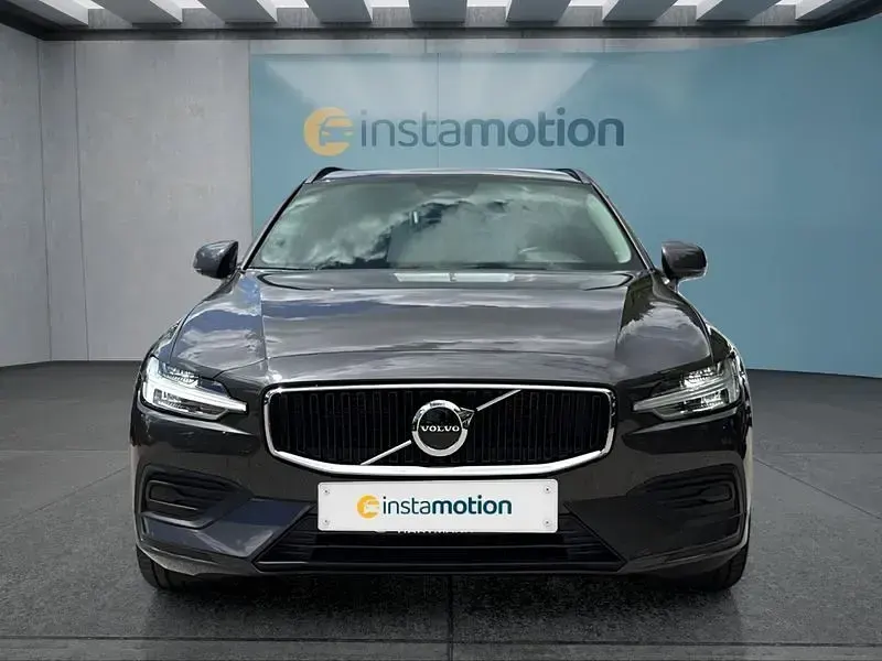 Gebraucht Volvo V60 163 PS (119 kW) 2024 Grau Kombi