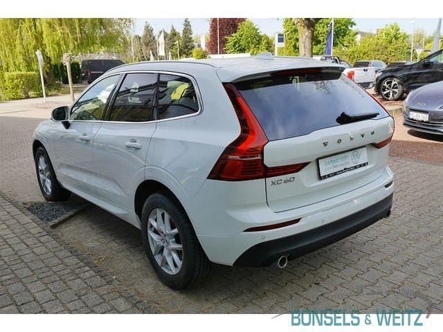 Gebraucht Volvo XC60 Momentum 197 PS (144 kW) 2021 Weiß SUV