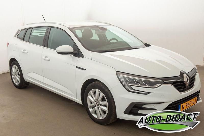 Gebraucht Renault Mégane IV Zen 116 PS (85 kW) 2021 Weiß Limousine