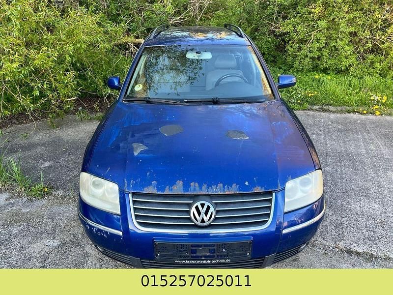 Gebraucht VW Passat Highline 131 PS (96 kW) 2003 Blau Kombi