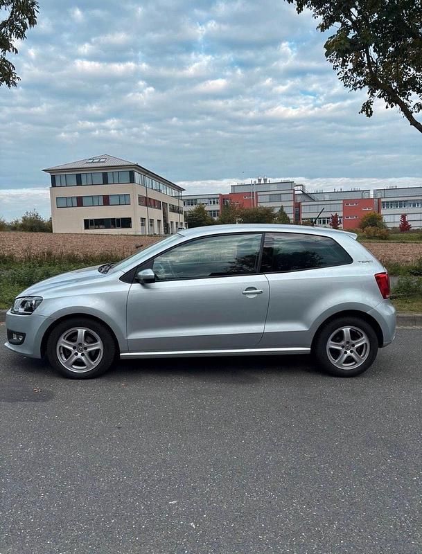 Gebraucht VW Polo 90 PS (66 kW) 2010 Silber Kleinwagen