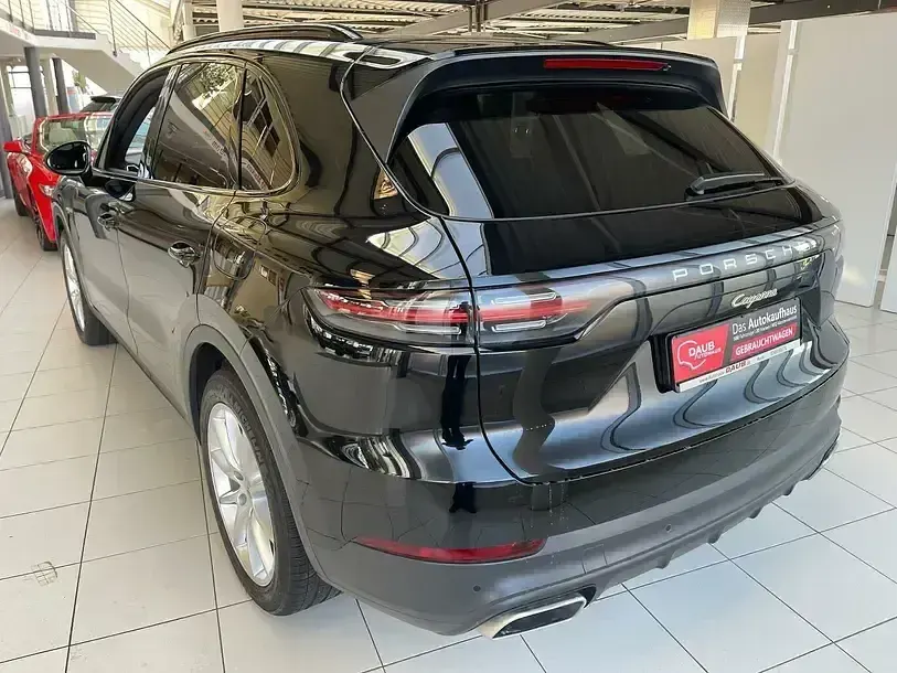Second-hand Porsche Cayenne 462 CP (339 kW) 2020 Negru SUV