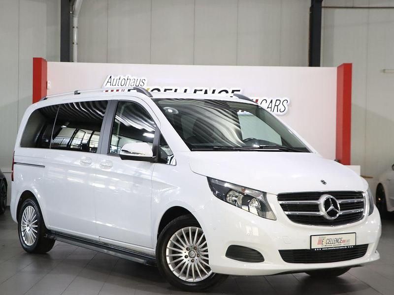 Weiß Gebraucht 2018 Mercedes V220 Van / Kleinbus | 35.995 € (Superpreis) - Bild 1/4