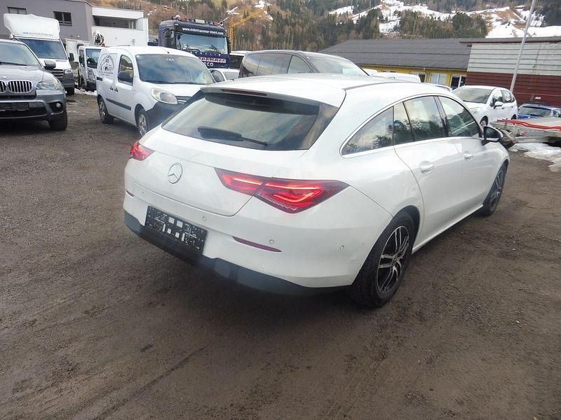 Gebraucht Mercedes CLA180 116 PS (85 kW) 2020 Weiß Limousine