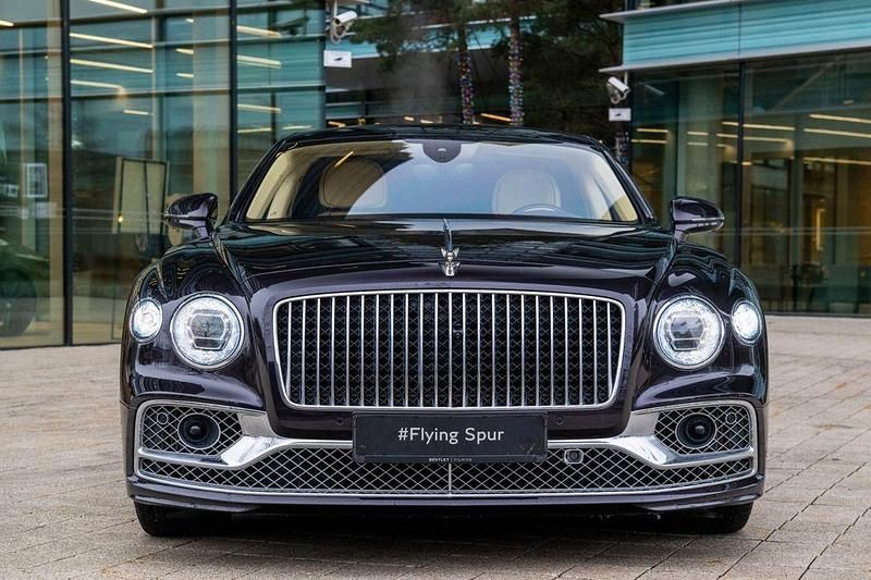 Gebraucht Bentley Flying Spur 635 PS (467 kW) 2021 Violett Limousine