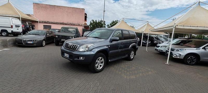 Grau Gebraucht 2007 Toyota Land Cruiser Executive SUV | 8.400 € - Bild 1/4