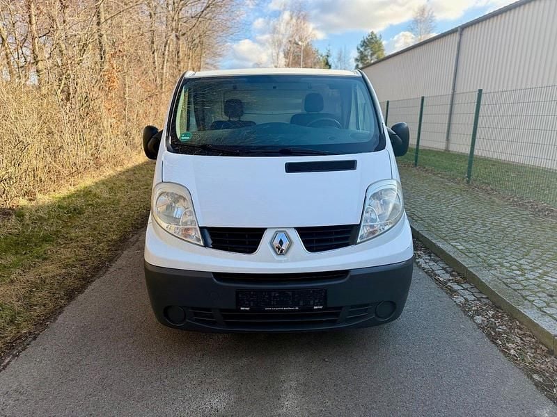 Gebraucht Renault Trafic 90 PS (66 kW) 2012 Weiß Van / Kleinbus
