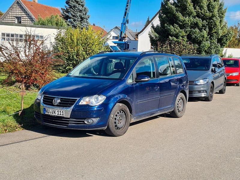 Blau Gebraucht 2010 VW Touran Trendline Van / Kleinbus | 2.900 € (Superpreis) - Bild 1/2