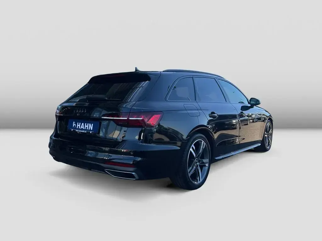Gebraucht Audi A4 S-Line 204 PS (150 kW) 2024 Mythosschwarz metallic Kombi