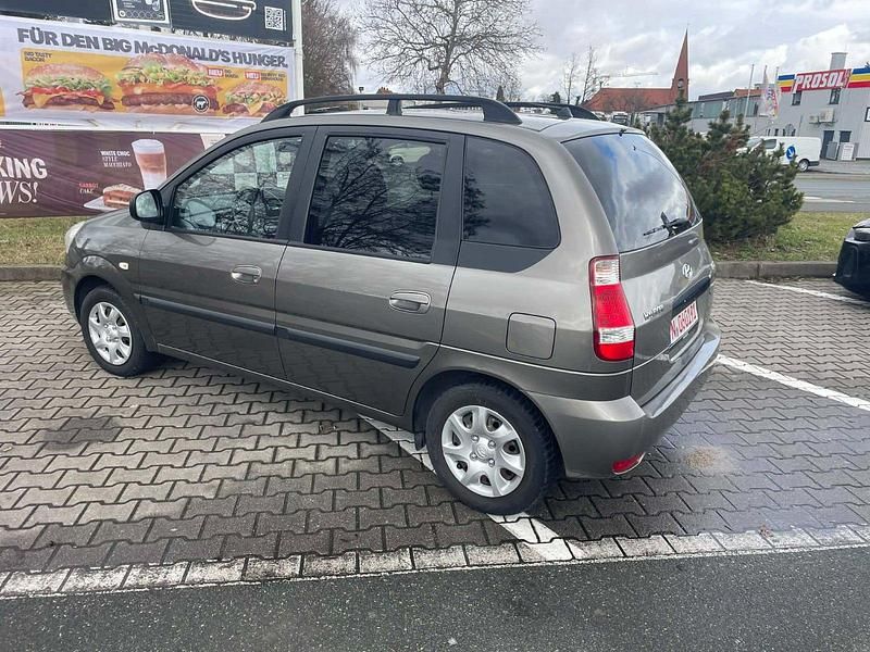Gebraucht Hyundai Matrix 105 PS (77 kW) 2009 Grau Van / Kleinbus