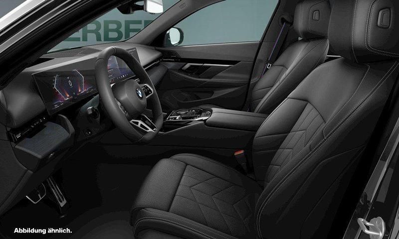 Gebraucht BMW 540 Performance 286 PS (210 kW) 2025 Schwarz Limousine