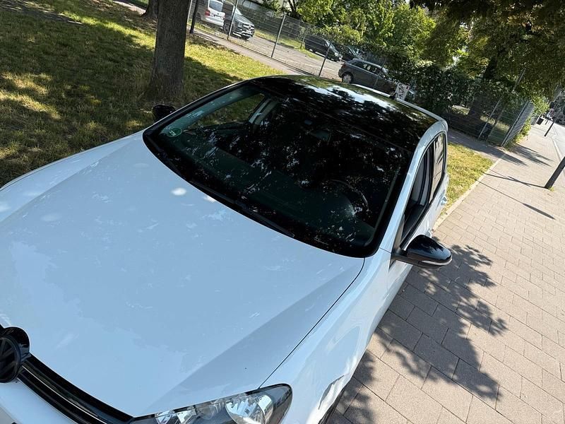 Weiß Gebraucht 2009 VW Golf VI Sport Limousine | 4.350 € (Fairer Preis) - Bild 1/4