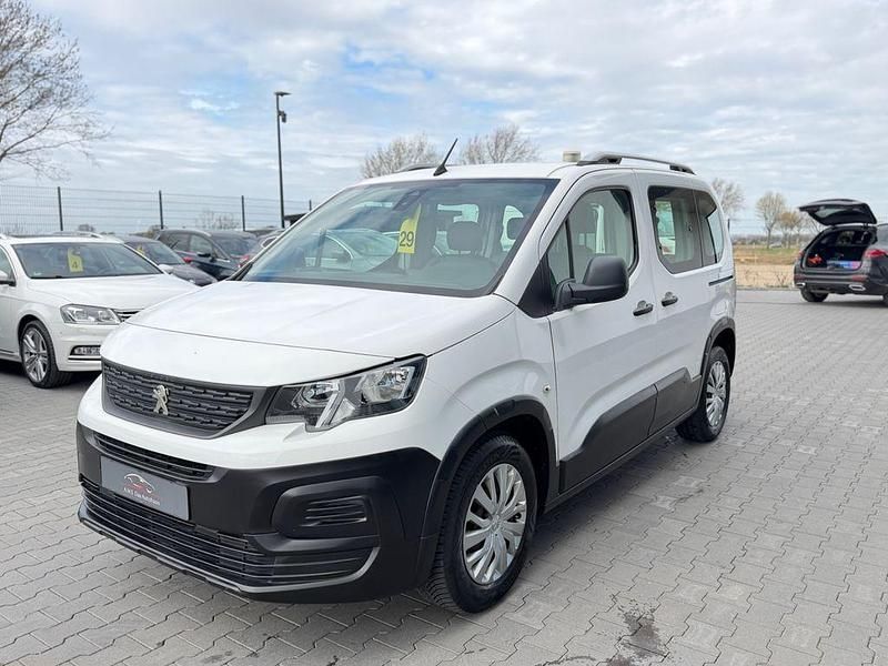 Gebraucht Peugeot Rifter Active 102 PS (75 kW) 2019 Weiß Van / Kleinbus