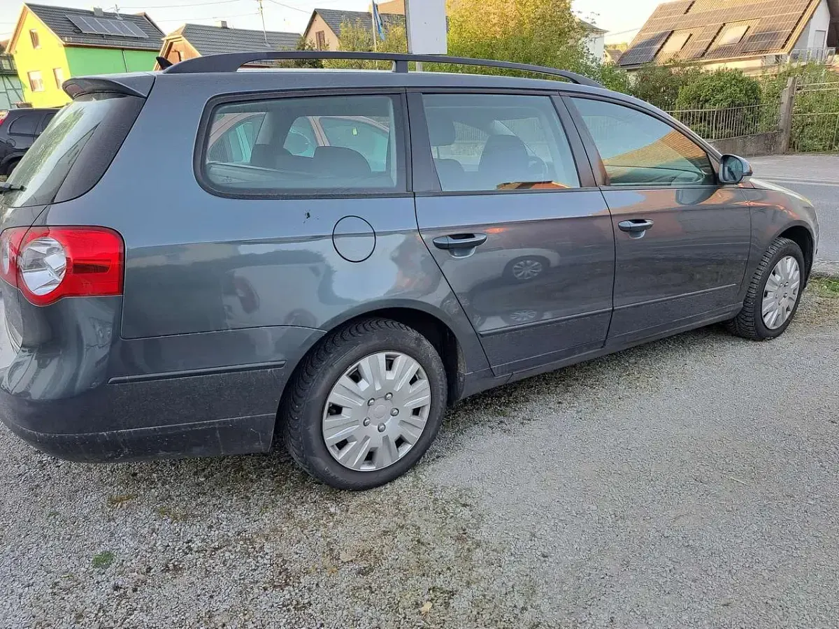 Gebraucht VW Passat Sportline 105 PS (77 kW) 2010 Grau Kombi