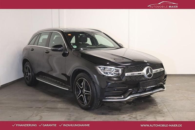 Schwarz Gebraucht 2021 Mercedes GLC300 AMG line SUV | 32.800 € (Guter Preis) - Bild 1/4