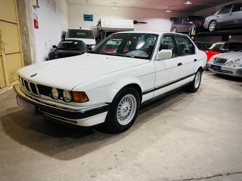 Weiß Gebraucht 1993 BMW 730 Limousine | 15.900 € - Bild 1/4