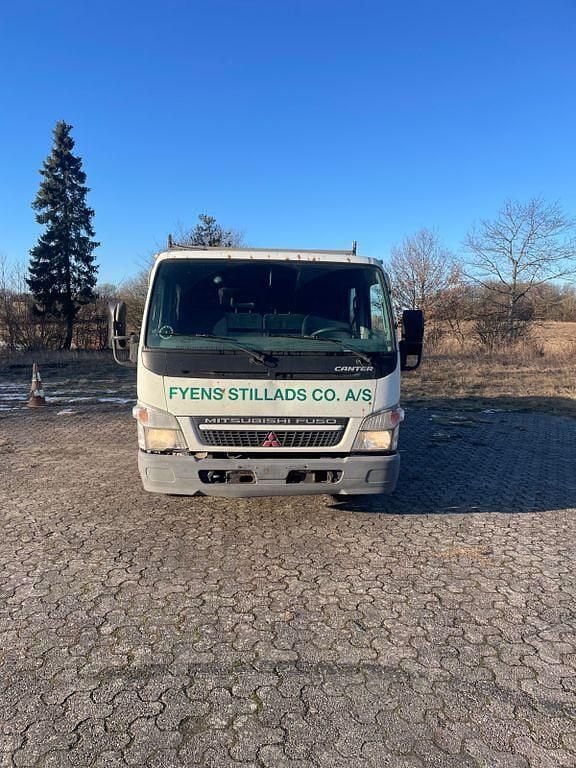 Gebraucht Mitsubishi Canter 200 PS (147 kW) 2009 Weiß SUV