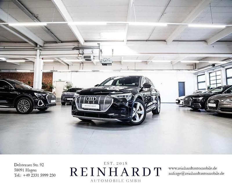 Brillantschwarz Gebraucht 2021 Audi e-tron Advanced SUV | 27.345 € - Bild 1/3