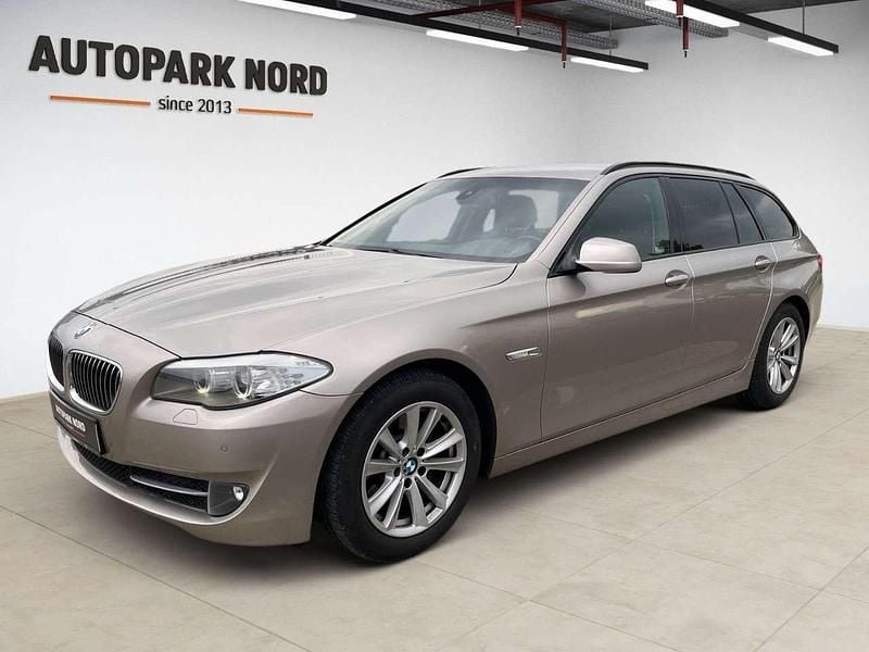 Silber Gebraucht 2012 BMW 525 Shadowline Kombi | 9.999 € (Guter Preis) - Bild 1/4