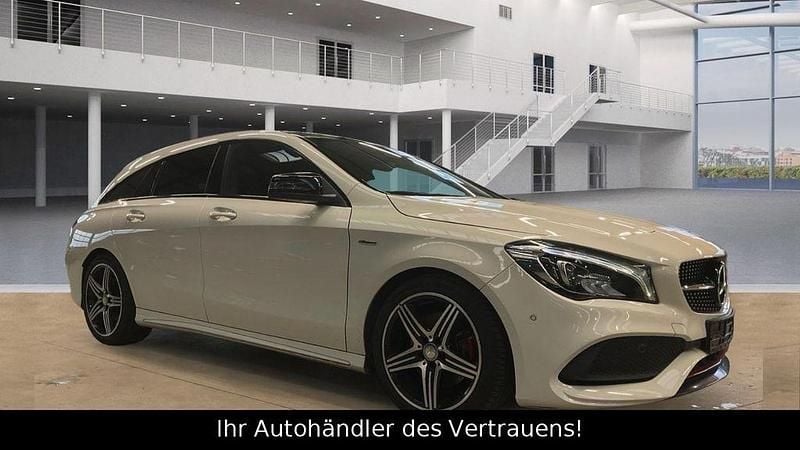 Weiß Gebraucht 2016 Mercedes CLA250 AMG line Limousine | 20.999 € (Fairer Preis) - Bild 1/4