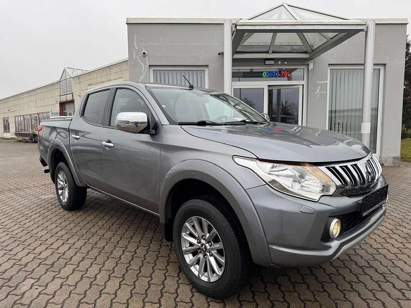 Gebraucht Mitsubishi L200 181 PS (133 kW) 2015 Grau Abholung