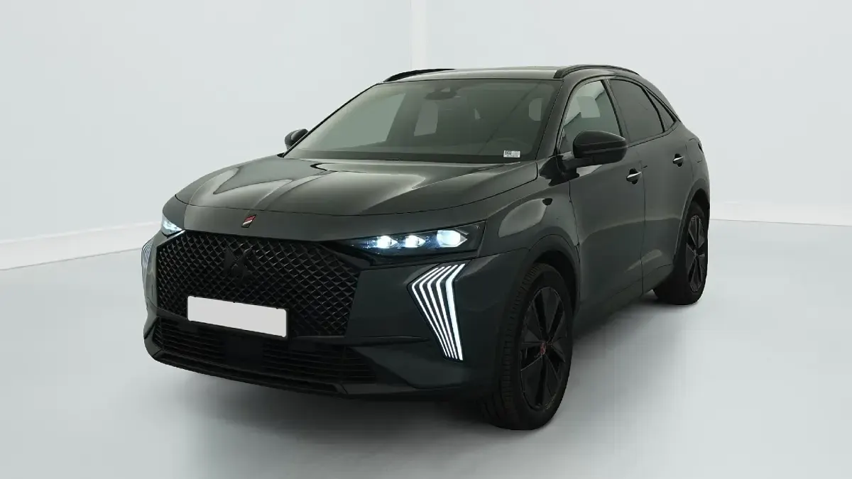 Gebraucht DS Automobiles DS7 Crossback Performance Line Plus 200 PS (147 kW) 2024 Grau (gris titane) SUV