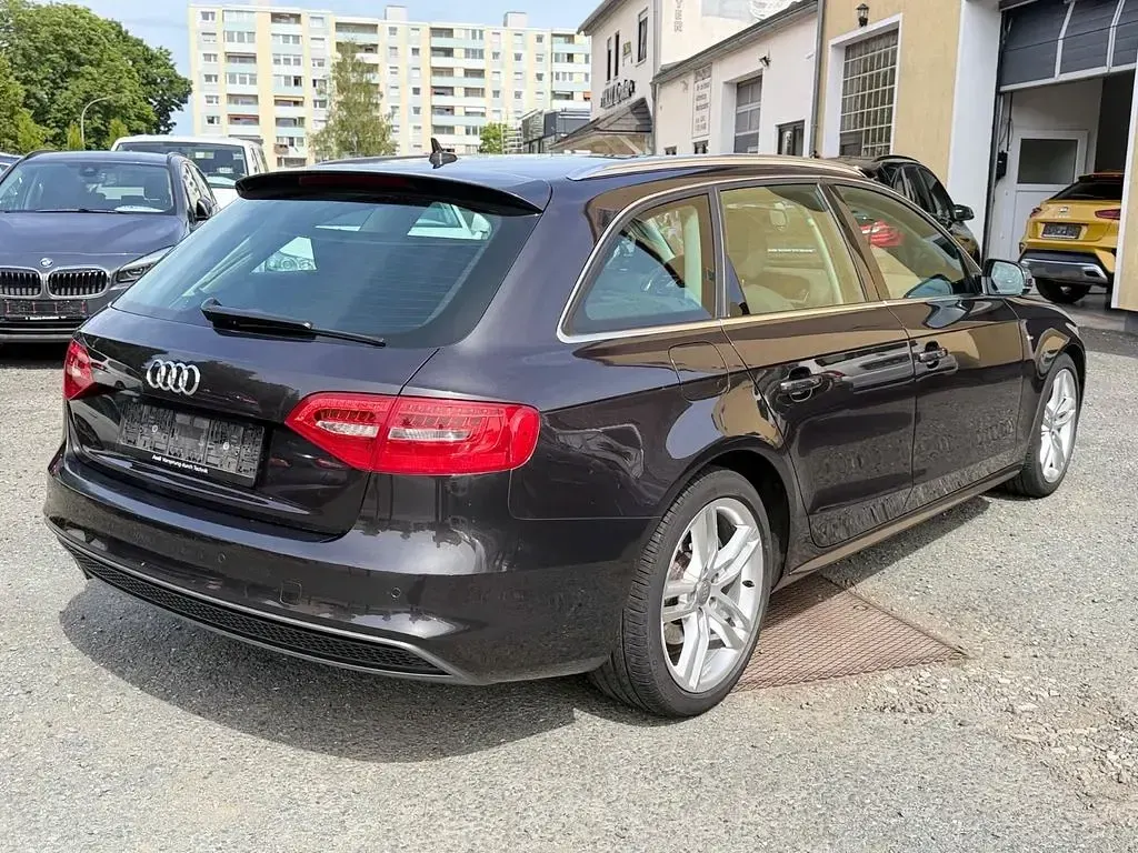 Gebraucht Audi A4 Ambition 150 PS (110 kW) 2014 Grau Kombi