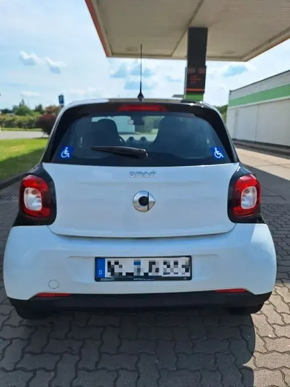 Gebraucht Smart ForFour 71 PS (52 kW) 2018 Weiß Kleinwagen