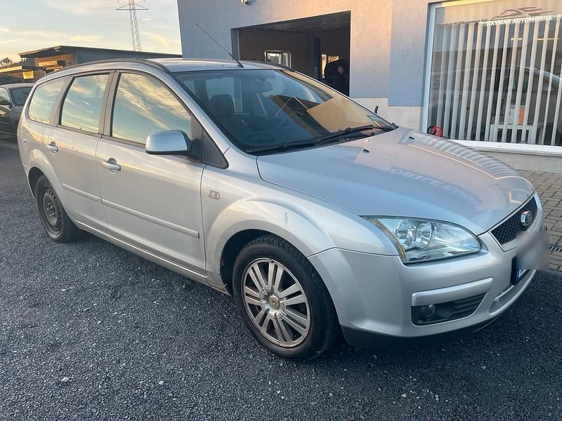 Silber Gebraucht 2007 Ford Focus Kombi | 1.350 € (Guter Preis) - Bild 1/4