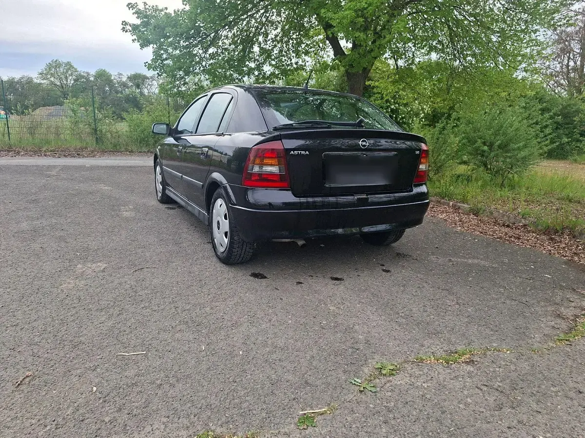 Gebraucht Opel Astra 101 PS (74 kW) 2002 Schwarz Limousine