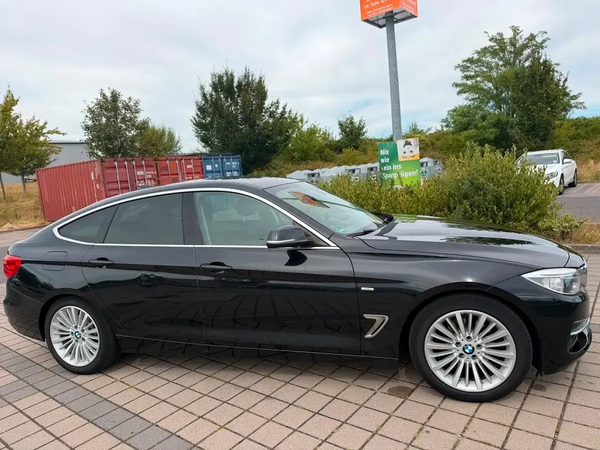 Gebraucht BMW 320 Luxury Line 184 PS (135 kW) 2013 Schwarz Limousine