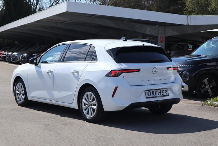Gebraucht Opel Astra Enjoy 110 PS (80 kW) 2024 Jade weiß Limousine