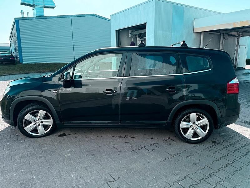 Gebraucht Chevrolet Orlando 141 PS (103 kW) 2013 Schwarz Van / Kleinbus