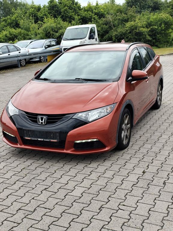 Rot Gebraucht 2014 Honda Civic Comfort Kombi | 6.900 € (Fairer Preis) - Bild 1/4