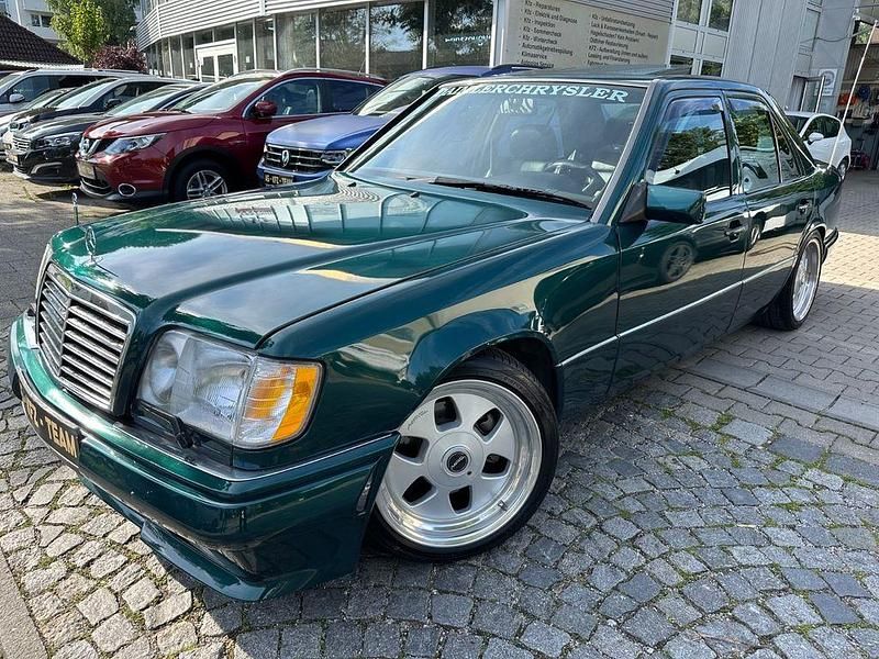 Gebraucht Mercedes E280 193 PS (141 kW) 1994 Grün Limousine