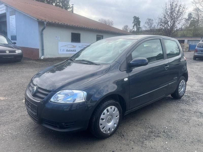 Gebraucht VW Fox 54 PS (39 kW) 2009 Grau Kleinwagen