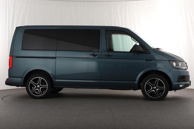 Używany VW Multivan Trendline 150 KM (110 kW) 2016 Zielony Minivan
