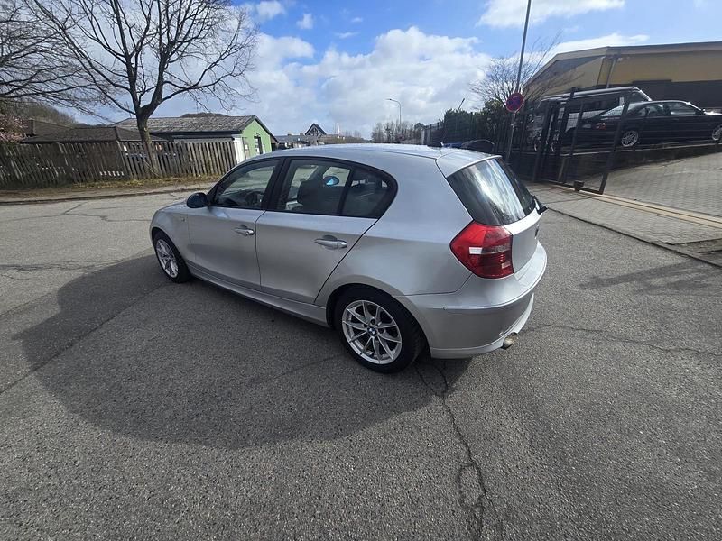 Gebraucht BMW 118 143 PS (105 kW) 2007 Silber Kleinwagen
