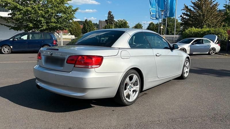 Gebraucht BMW 325 Cabriolet 218 PS (160 kW) 2008 Silber Cabrio