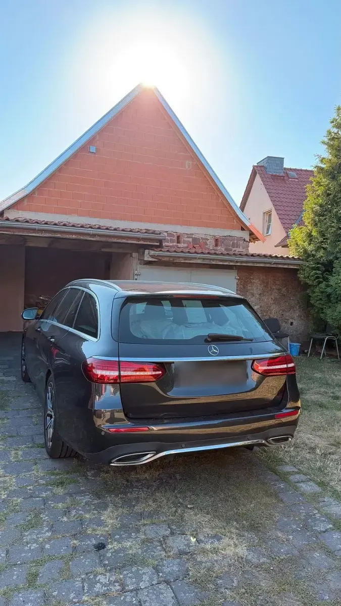 Gebraucht Mercedes E220 200 PS (147 kW) 2020 Schwarz Kombi